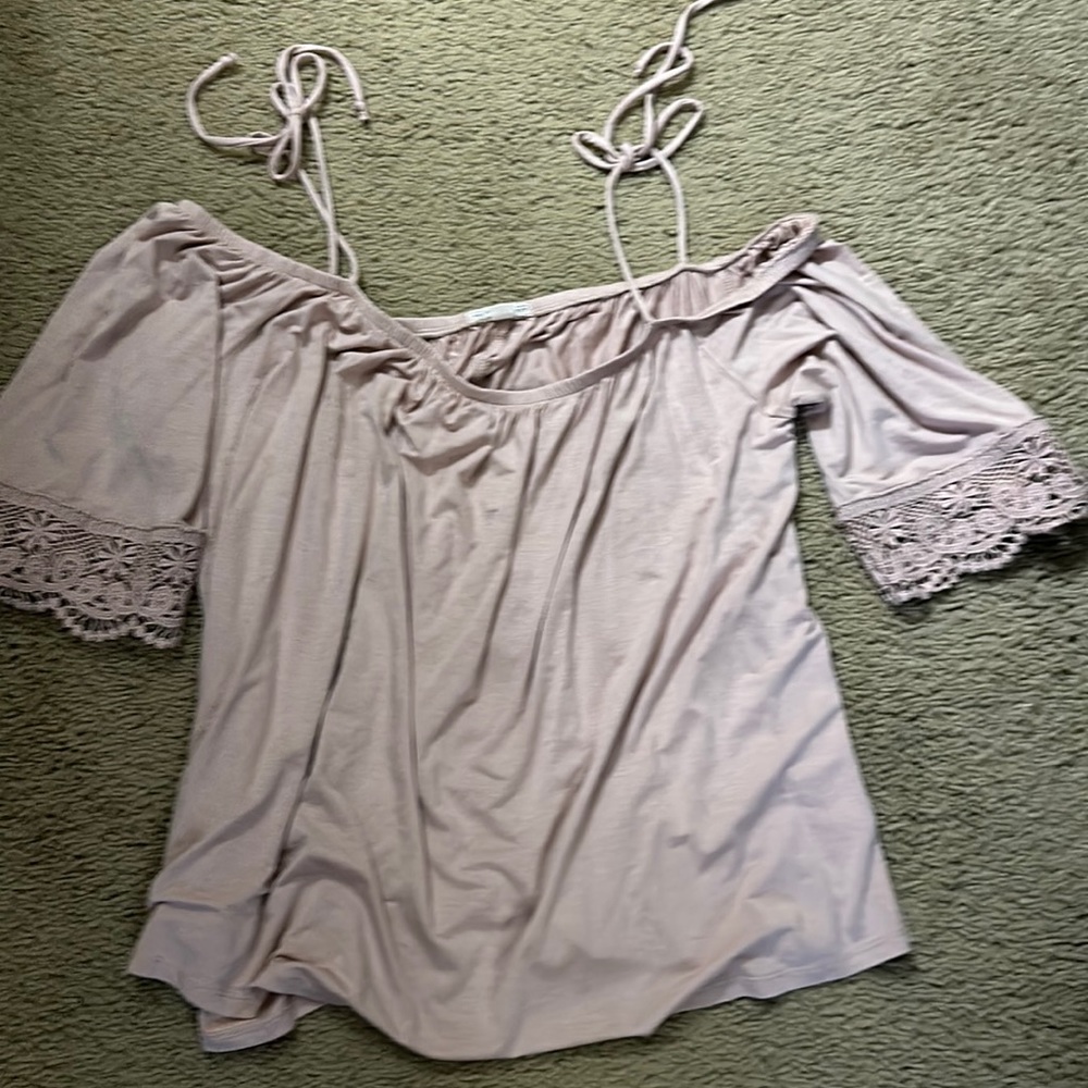Melrose & Market top
